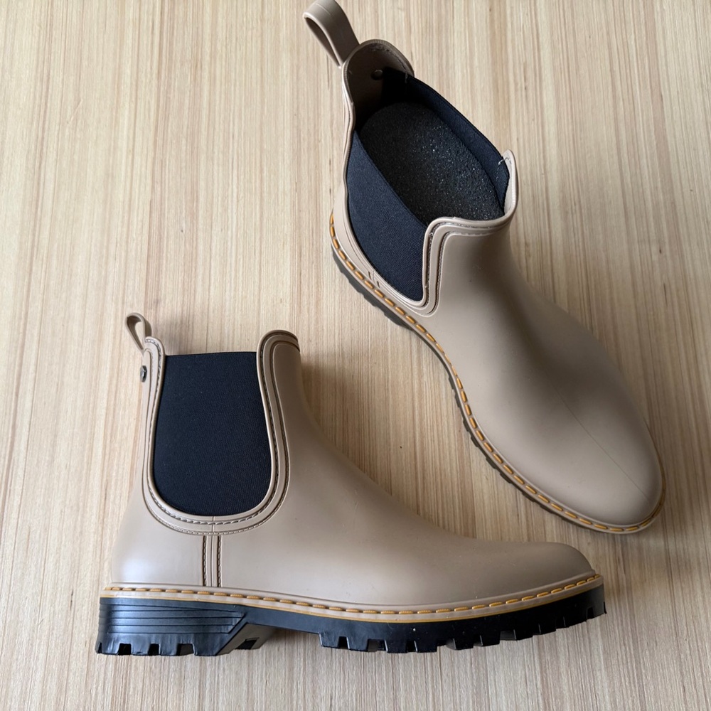 Igor Beige Chelsea Boots